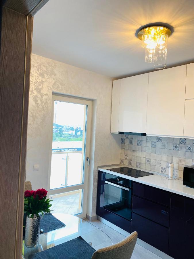 Dina Lux Iasi Apartment Exterior foto