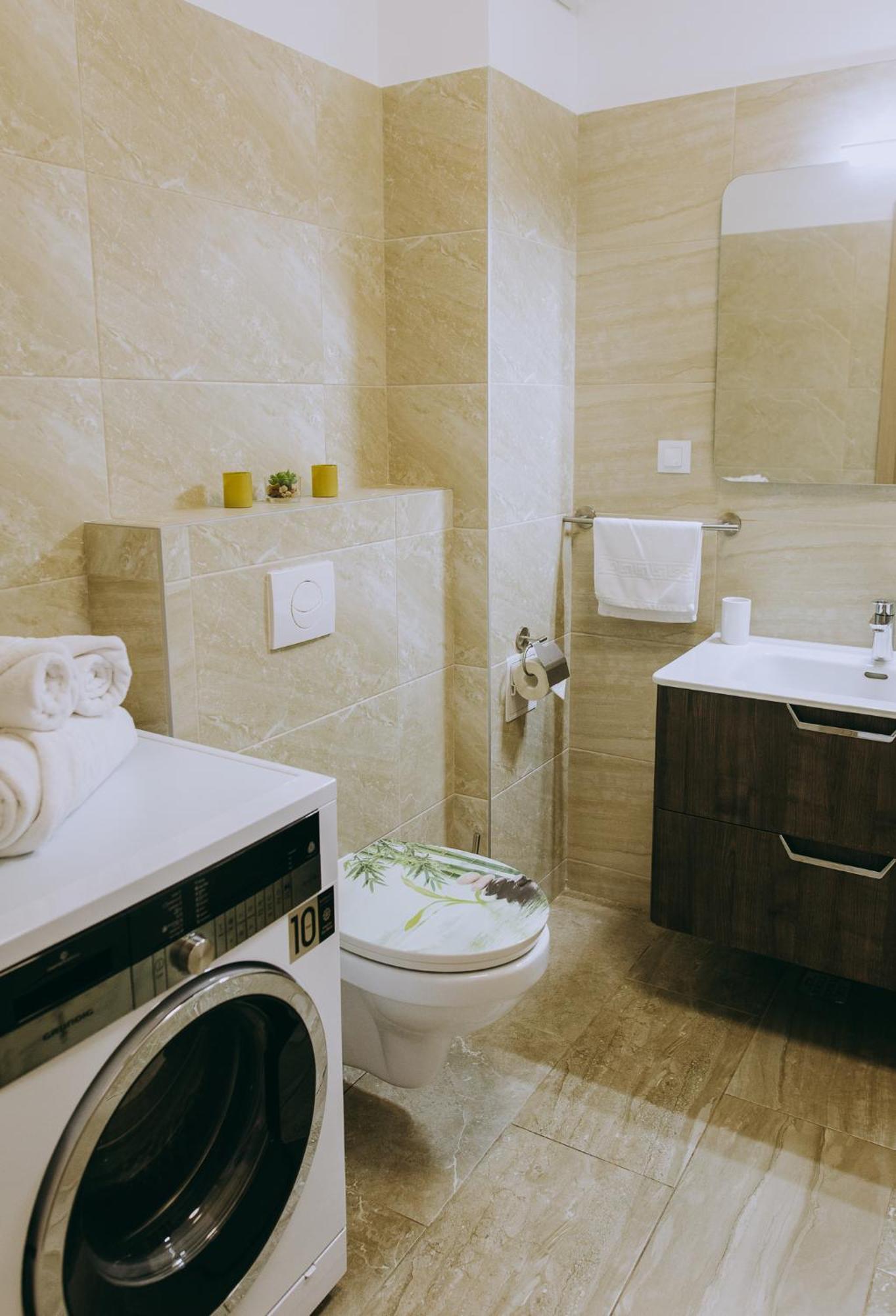 Dina Lux Iasi Apartment Exterior foto